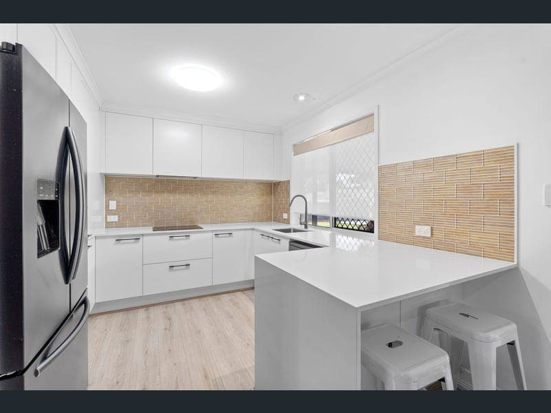 56 Equestrian Drive, Yamanto — photo 1 of 5