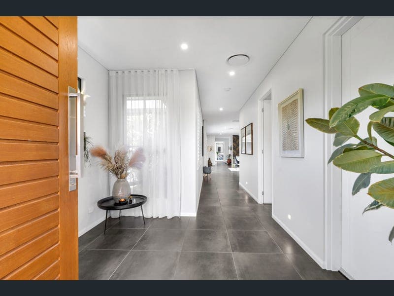 29 Master Circuit, Trinity Beach — photo 1 of 5