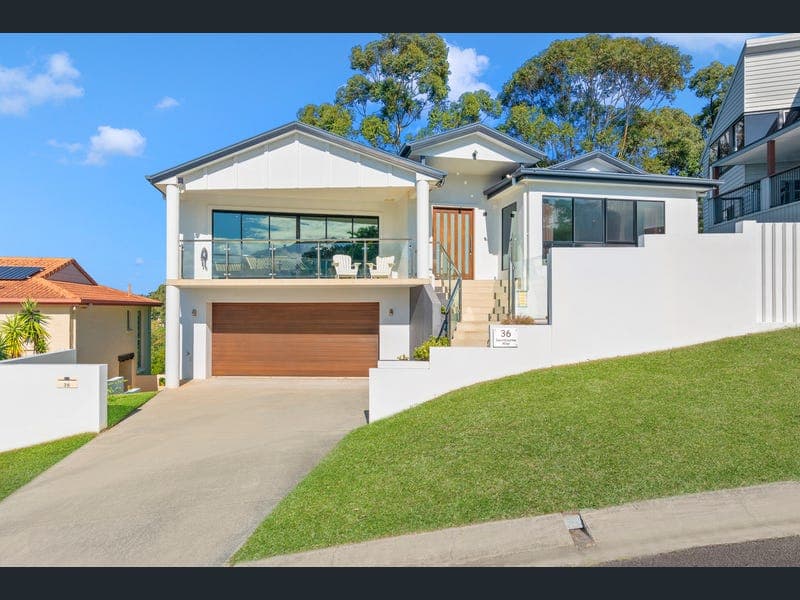 36 Swanbourne Way, Elanora — photo 1 of 5
