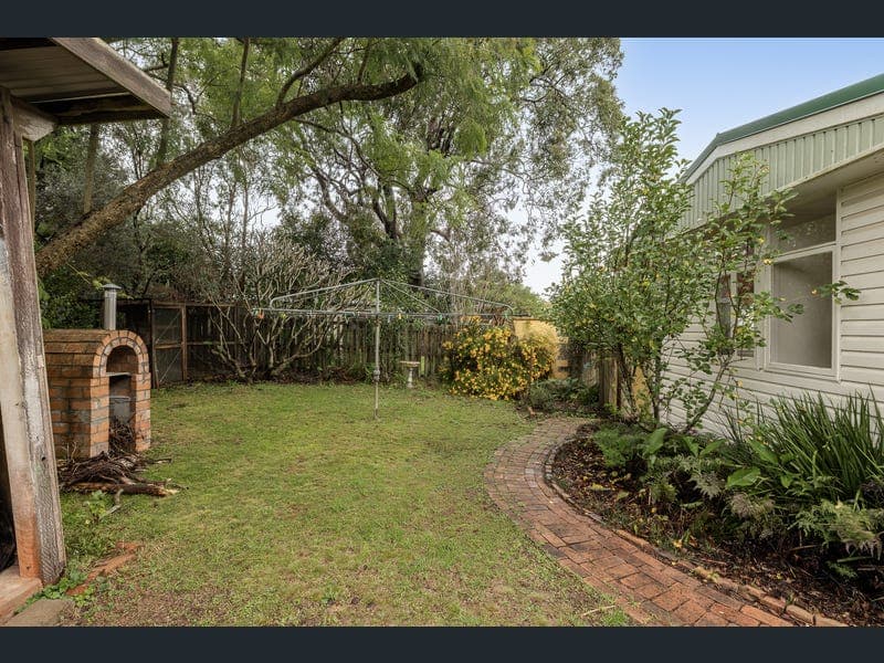 48 Stuart Street, Mount Lofty — photo 1 of 5