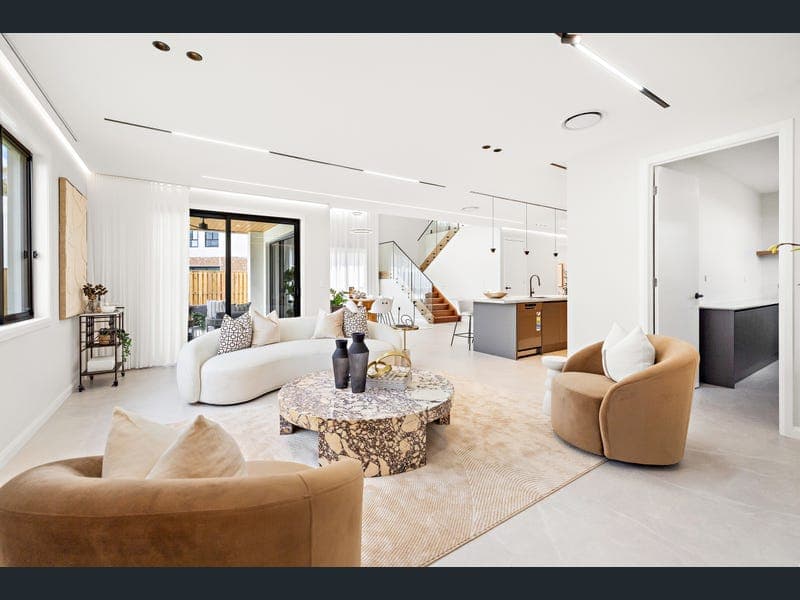 22 ROSEMARY CIRCUIT, Rochedale — photo 1 of 5