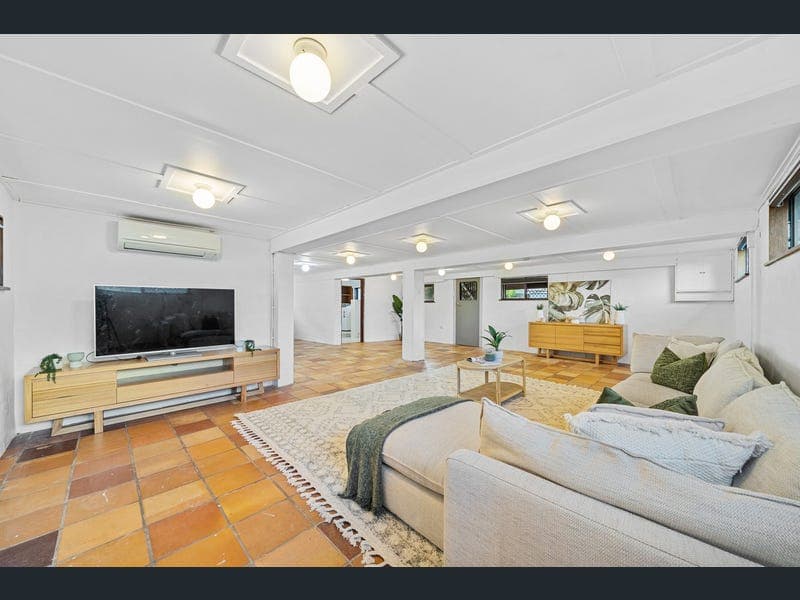 10 Simpson Street, Capalaba — photo 1 of 5