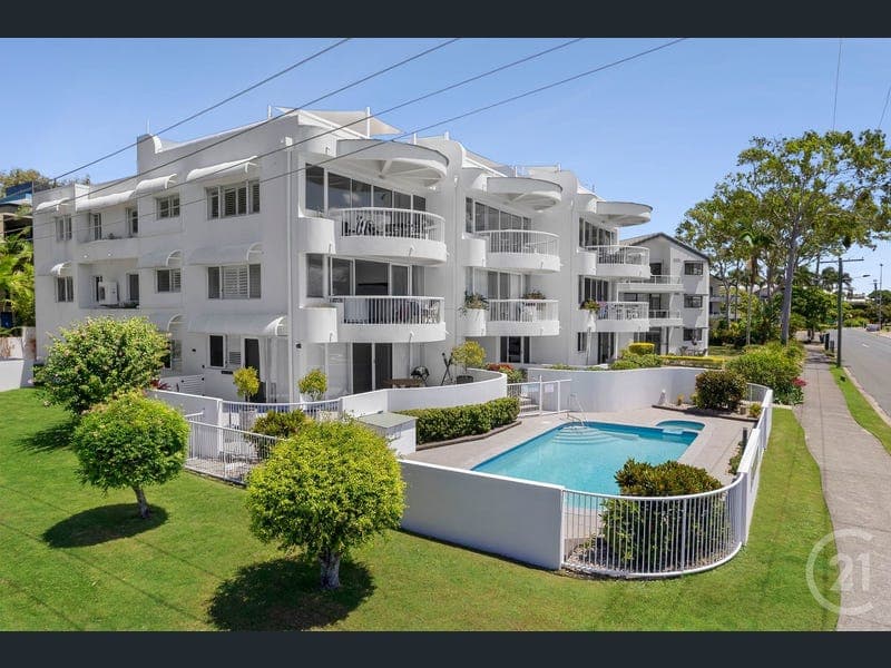 2/1 Howard Street, Noosaville — photo 1 of 5