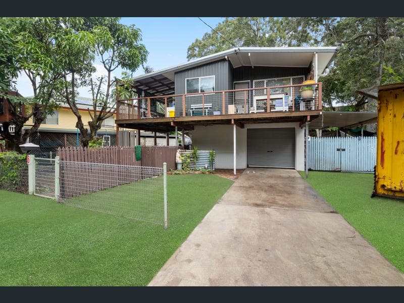 6 Joseph Crescent, Deception Bay — photo 1 of 5