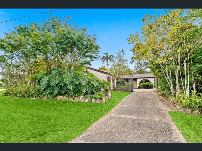 8 Alrak Avenue, Browns Plains — photo 1 of 5