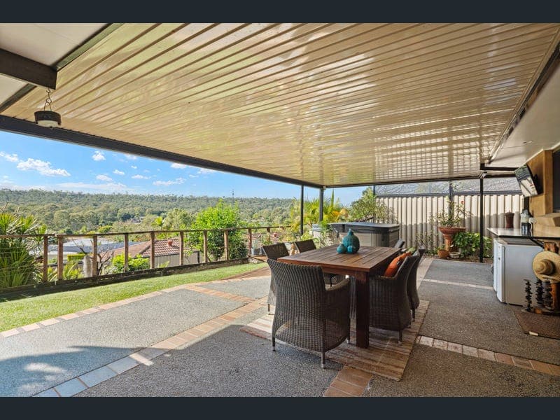 9 Western Way, Oxenford — photo 1 of 5
