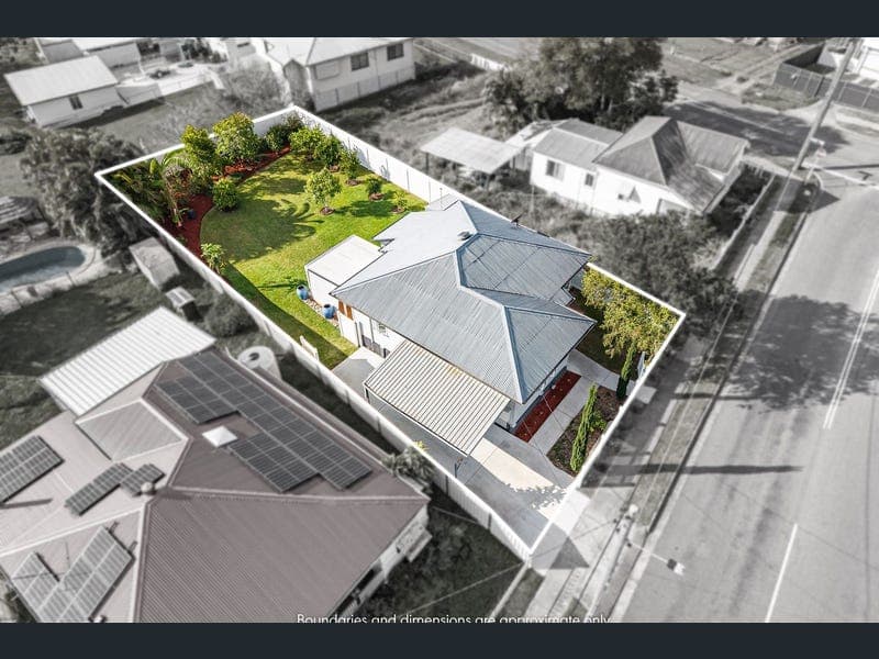32 Wattle Street, North Booval — photo 1 of 5