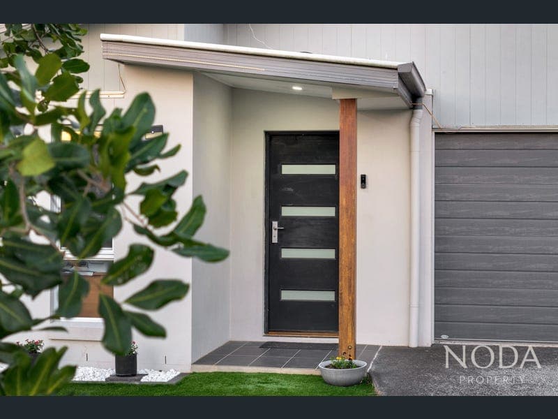 6 Rosella Way, Deebing Heights — photo 1 of 5