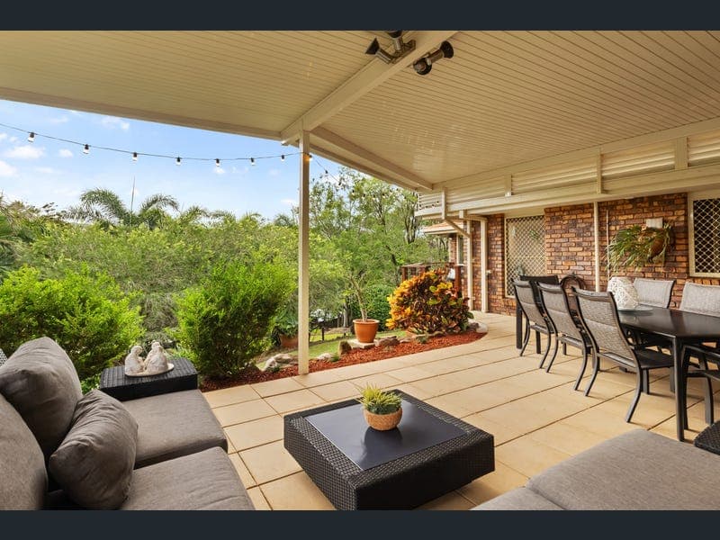 19 Paraburdoo Crescent, Shailer Park — photo 1 of 5