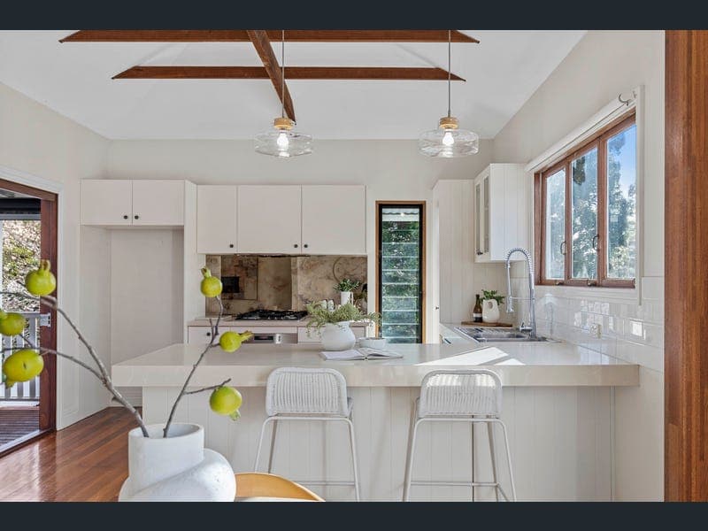 20 Palomar Parade, Wavell Heights — photo 1 of 5