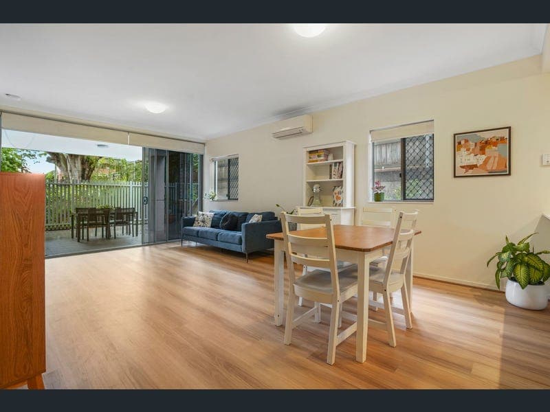 3/62 Waldheim Street, Annerley — photo 1 of 5