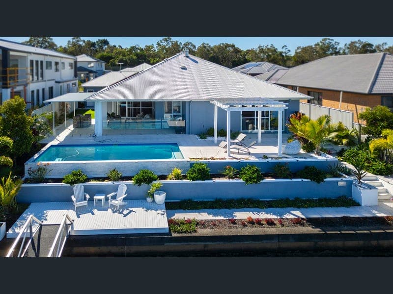 138 Cosmos Avenue, Banksia Beach — photo 1 of 5