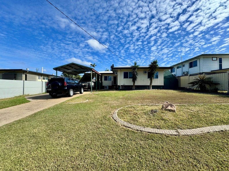 34 NEY Street, Moranbah — photo 1 of 5