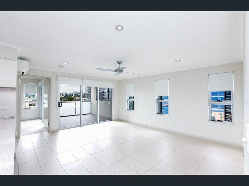 1301/67 Linton Street, Kangaroo Point — photo 1 of 5