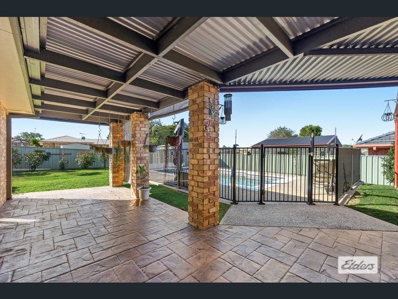5 Flynn Drive, Warwick — photo 1 of 5