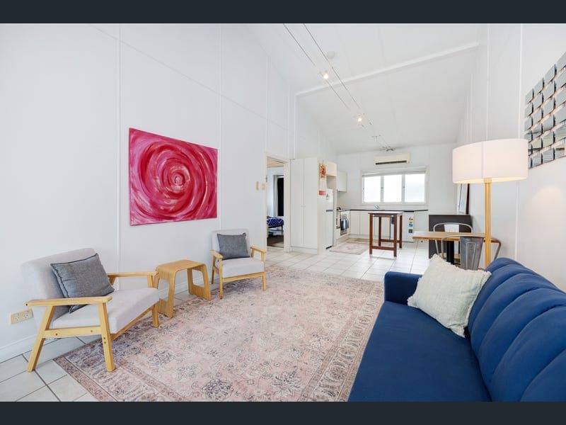 1/30 Landsborough Street, North Ward — photo 1 of 5