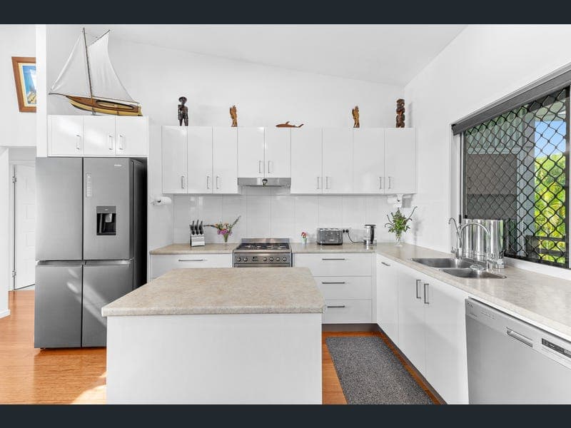 64 Cove Boulevard, River Heads — photo 1 of 5