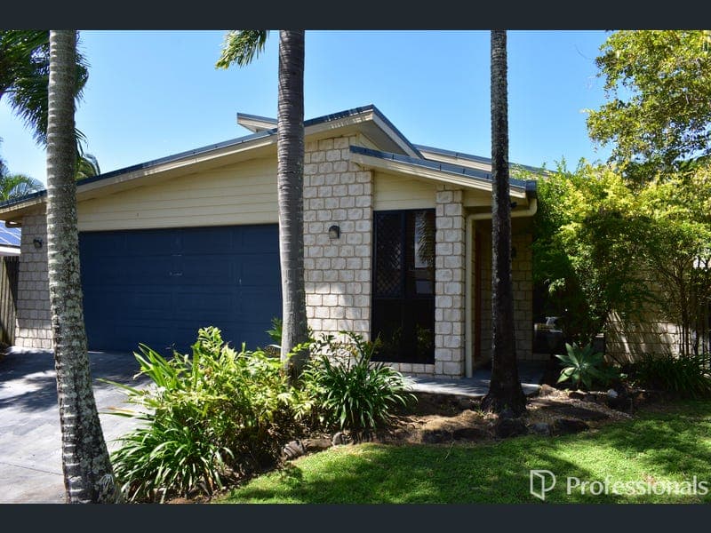 16 Sunseeker Court, Blacks Beach — photo 1 of 5