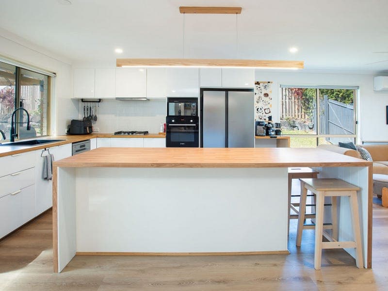 54 Manra Way, Pacific Pines — photo 1 of 5