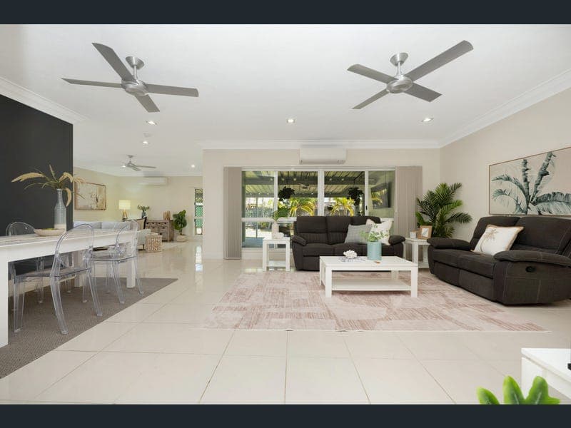 9 Saint Ives Street, Mount Louisa — photo 1 of 5