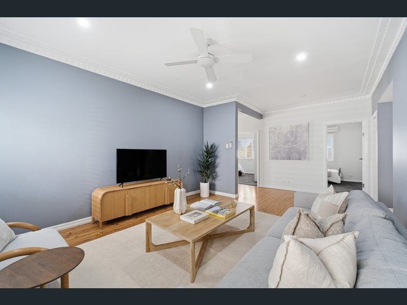 179 Abbotsleigh Street, Holland Park — photo 1 of 5
