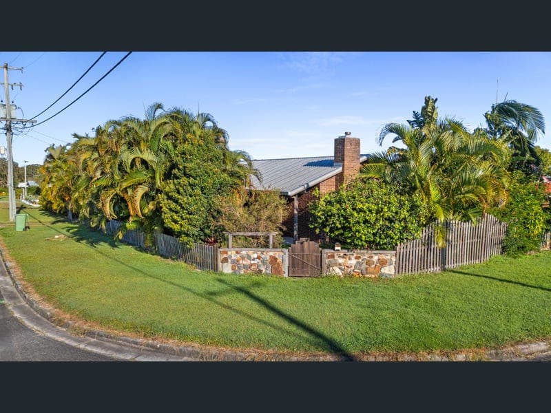 10 Tarwhine, Tin Can Bay — photo 1 of 5